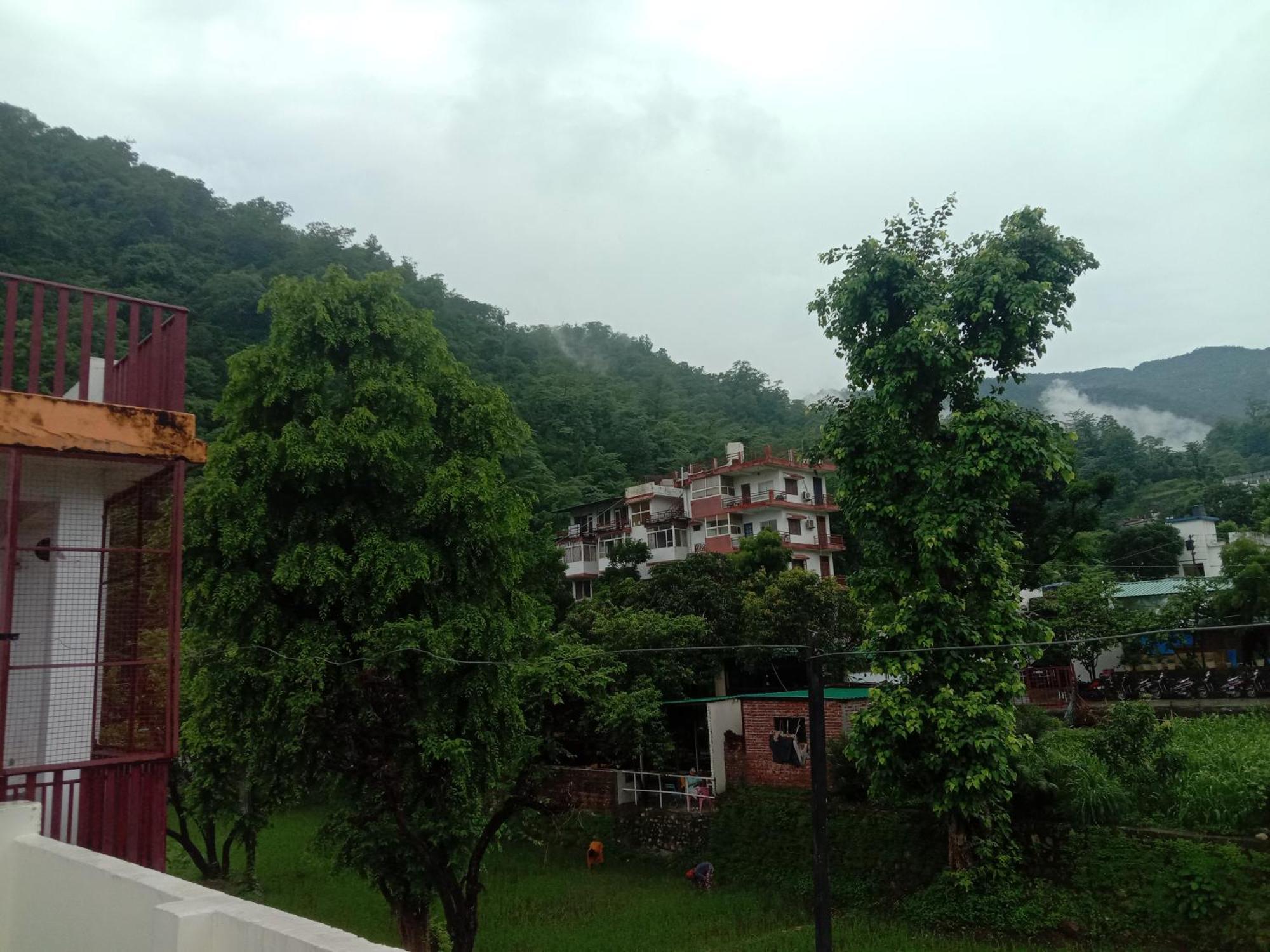 Deepak Homestay Rishīkesh Esterno foto