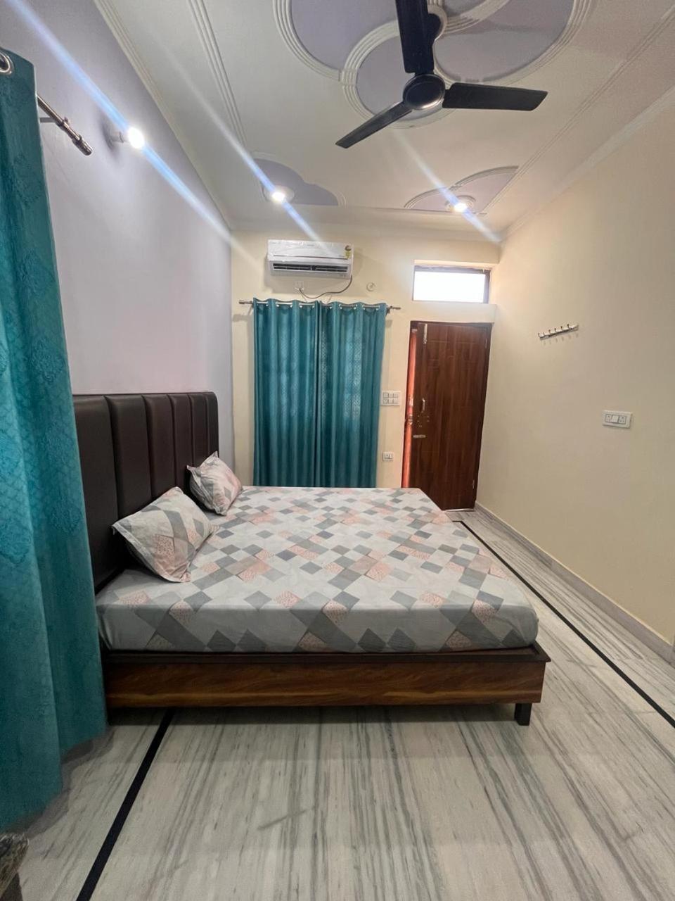 Deepak Homestay Rishīkesh Esterno foto