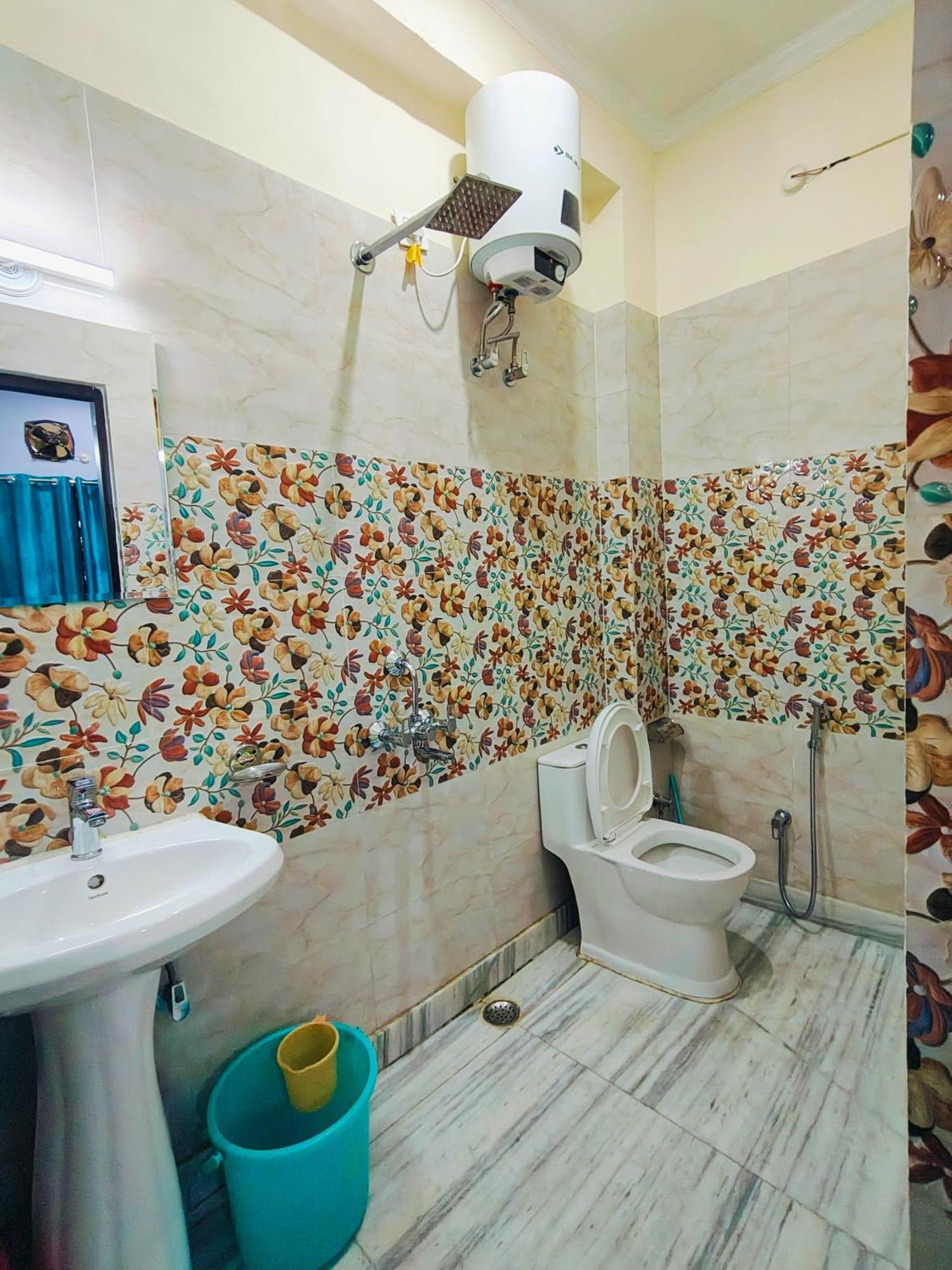 Deepak Homestay Rishīkesh Esterno foto