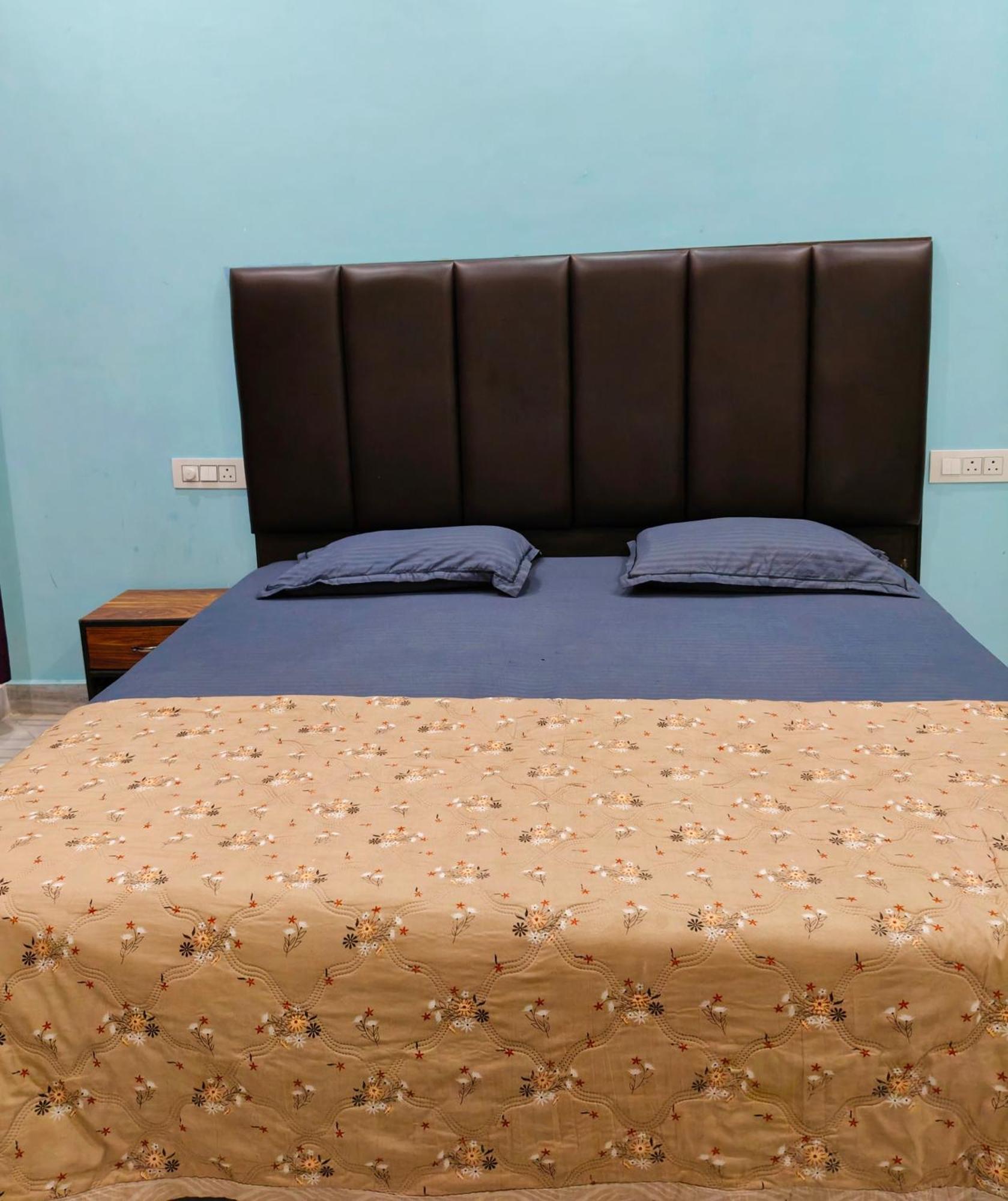 Deepak Homestay Rishīkesh Esterno foto